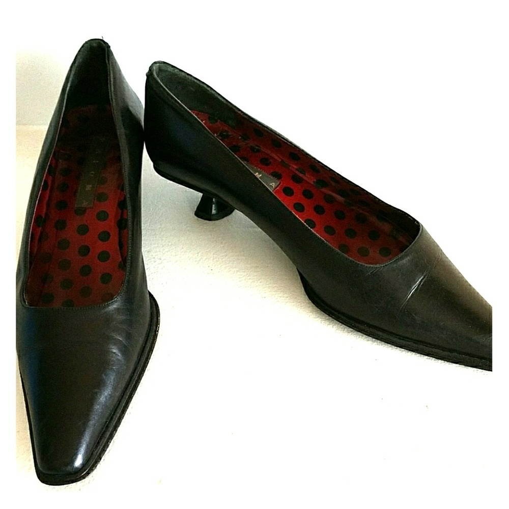 Black Paloma pumps